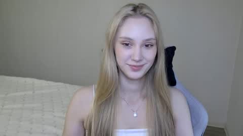 Laylla001 online show from October 6, 5:47 am