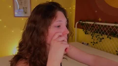 Snapshot of lea_belle_ chatting on October 6, 6:59 pm Lea online show from October 6, 6:59 pm