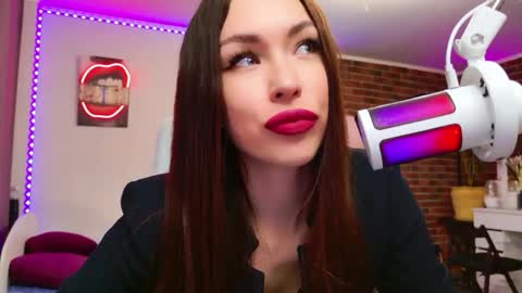 lea_loon online show from May 14, 2:15 pm