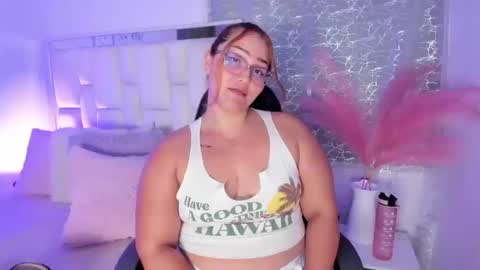 Leah  online show from May 30, 2:21 am