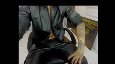 leather_king_of_bitches online show from April 24, 5:26 pm