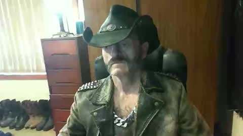 leathergreaser online show from December 1, 11:36 pm