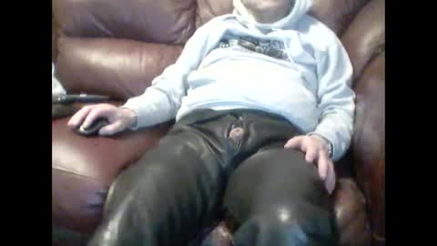 leatherpants68 online show from December 15, 9:00 pm