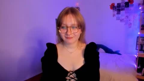 Ellie online show from November 19, 4:01 am