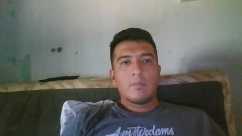 Snapshot of leche_dura122 chatting on January 19, 7:04 pm leche_dura122 online show from January 19, 7:04 pm