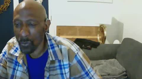 Ebony DeafGuy online show from April 4, 6:53 am