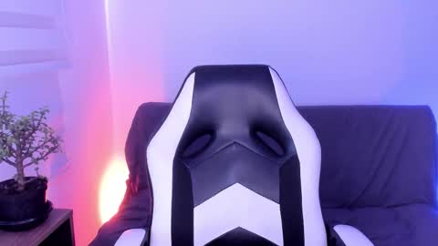 leejhonsonnn online show from October 27, 12:27 pm