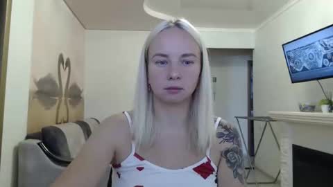 Snapshot of leggywily25 chatting on September 12, 9:33 am leggywily25 online show from September 12, 9:33 am