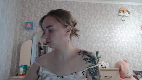 Snapshot of leggywily25 chatting on December 4, 11:02 am leggywily25 online show from December 4, 11:02 am