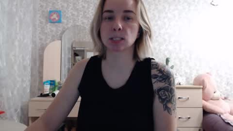 Snapshot of leggywily25 chatting on December 2, 2:14 pm leggywily25 online show from December 2, 2:14 pm