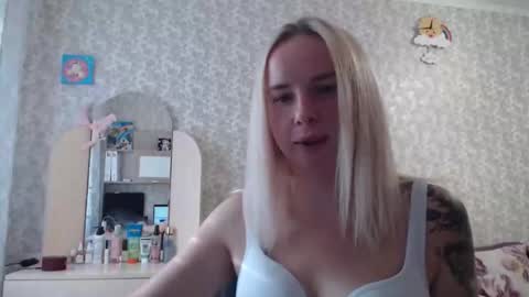 Snapshot of leggywily25 chatting on September 24, 11:06 am leggywily25 online show from September 24, 11:06 am