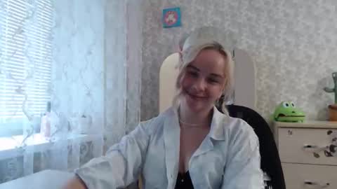 Snapshot of leggywily25 chatting on September 25, 11:28 am leggywily25 online show from September 25, 11:28 am