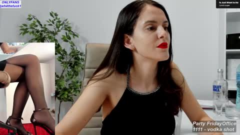 Elle  online show from February 27, 3:37 pm