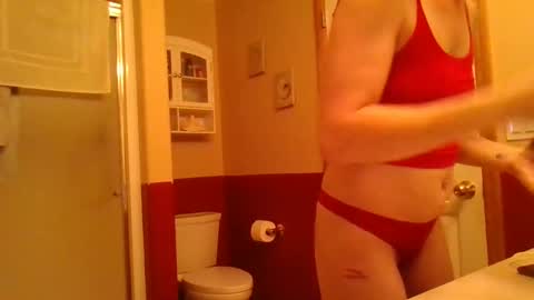 Snapshot of legzbailey chatting on October 24, 4:02 am taylor babe1 online show from October 24, 4:02 am