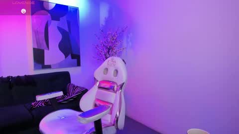 Leia  online show from February 21, 12:17 pm