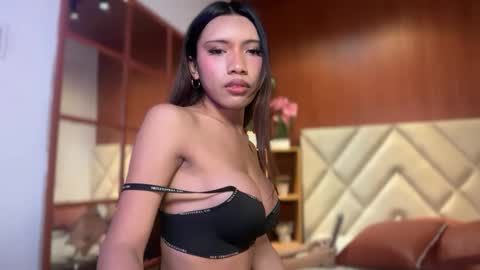 Leiah online show from June 9, 6:57 am