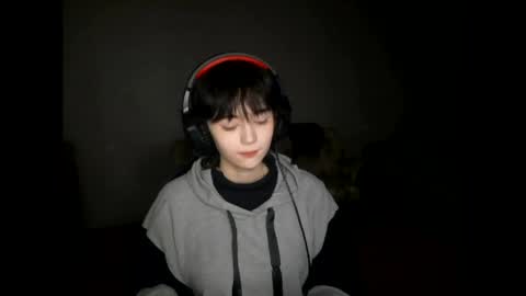 Viola online show from April 11, 9:30 pm