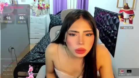 leighottie online show from November 19, 6:39 pm