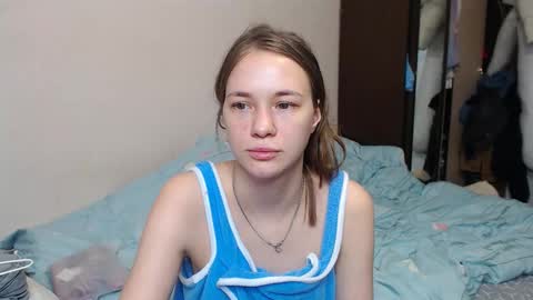 Snapshot of leila_bambi chatting on February 18, 11:19 pm leila_bambi online show from February 18, 11:19 pm