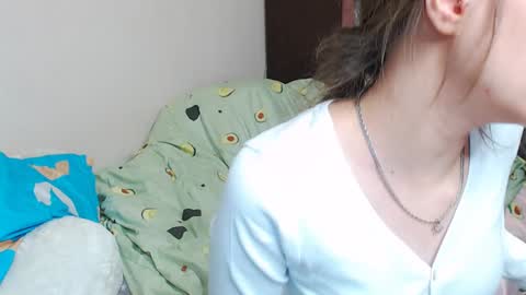 Snapshot of leila_bambi chatting on January 19, 5:07 pm leila_bambi online show from January 19, 5:07 pm
