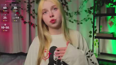 Leila online show from February 15, 3:11 pm