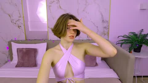 LeilaLawson online show from December 16, 7:04 am