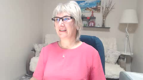 Leila Kinky online show from October 27, 9:31 am