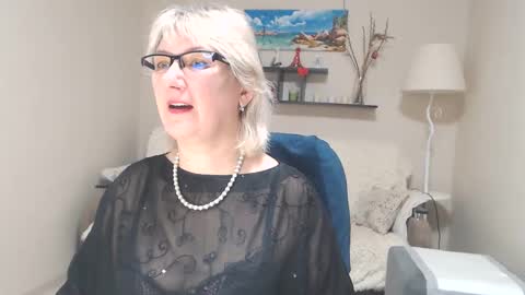 Leila Kinky online show from February 26, 4:30 am