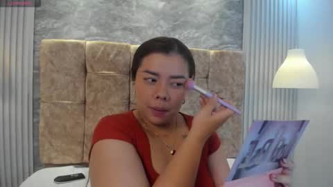 leilapons online show from November 16, 4:31 pm