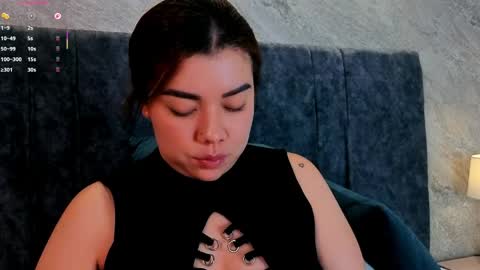 leilapons online show from April 5, 6:49 pm