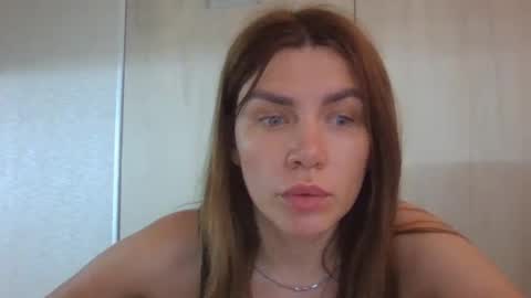 lena6122000 online show from June 29, 4:39 pm