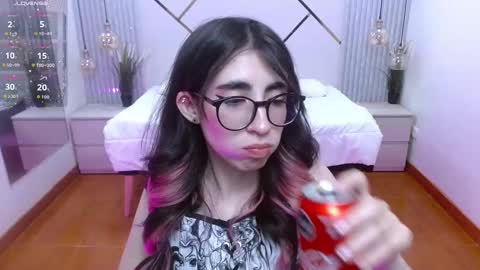 Snapshot of lena_roses chatting on October 6, 8:04 pm Lena online show from October 6, 8:04 pm