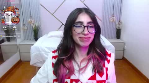 Snapshot of lena_roses chatting on October 23, 8:21 pm Lena online show from October 23, 8:21 pm