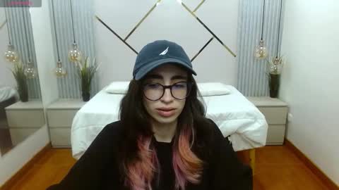 Snapshot of lena_roses chatting on October 14, 8:34 pm Lena online show from October 14, 8:34 pm