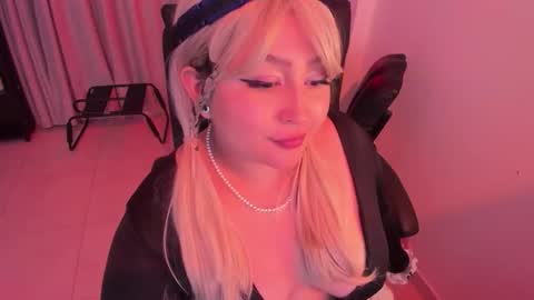 Lenna Kang online show from March 1, 11:31 pm