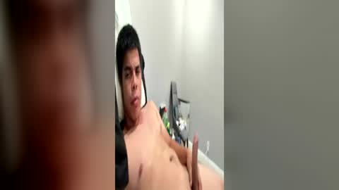 leo_0757 online show from June 24, 3:46 am