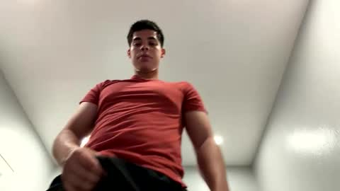 leo_0757 online show from May 24, 2:52 am