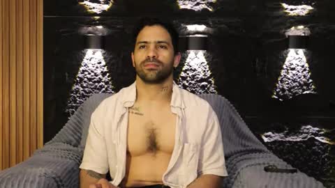 Leo  Diaz online show from March 26, 2:28 am