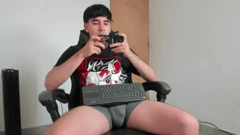 Leo Jones online show from April 14, 8:56 pm