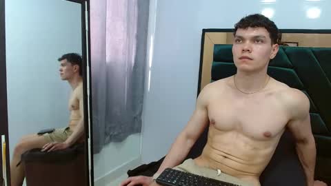 leo_morris online show from December 20, 5:40 pm