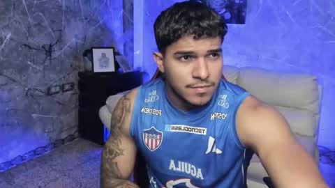 Leo independent model online show from November 26, 2:09 am