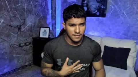 Leo independent model online show from January 9, 2:17 am