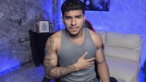 Snapshot of leo_taro chatting on October 24, 12:55 am Leo independent model online show from October 24, 12:55 am
