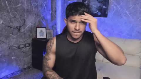 Snapshot of leo_taro chatting on October 16, 2:22 am Leo independent model online show from October 16, 2:22 am