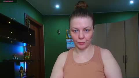 Leona tracie online show from July 9, 8:13 pm