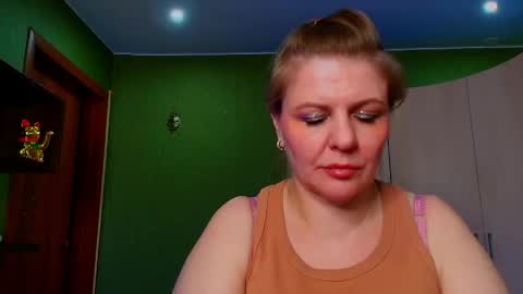 Leona tracie online show from May 6, 1:44 am