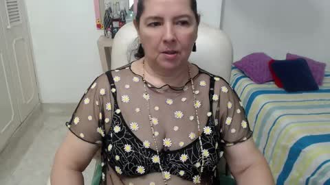 leonela   online show from May 21, 3:13 am