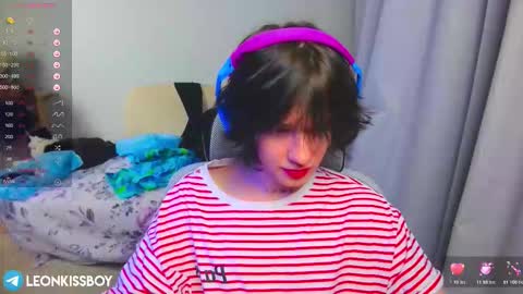 leonkissboy online show from March 31, 5:46 pm