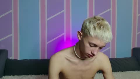 leonlure online show from January 12, 4:30 am