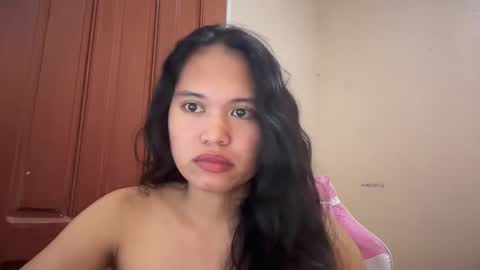 Jenn online show from April 4, 1:01 am